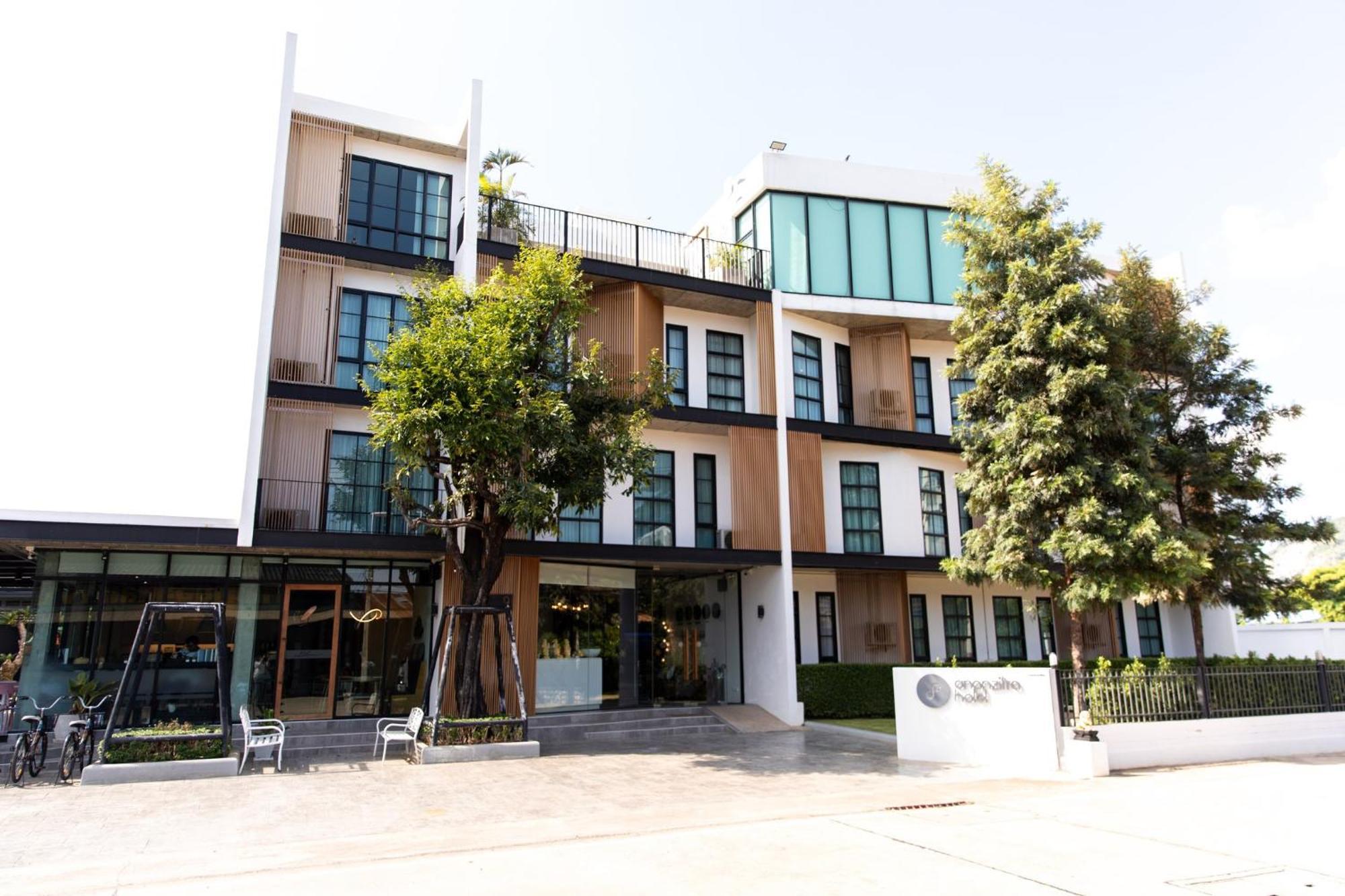 Ananzitra Hotel Kanchanaburi Exterior photo